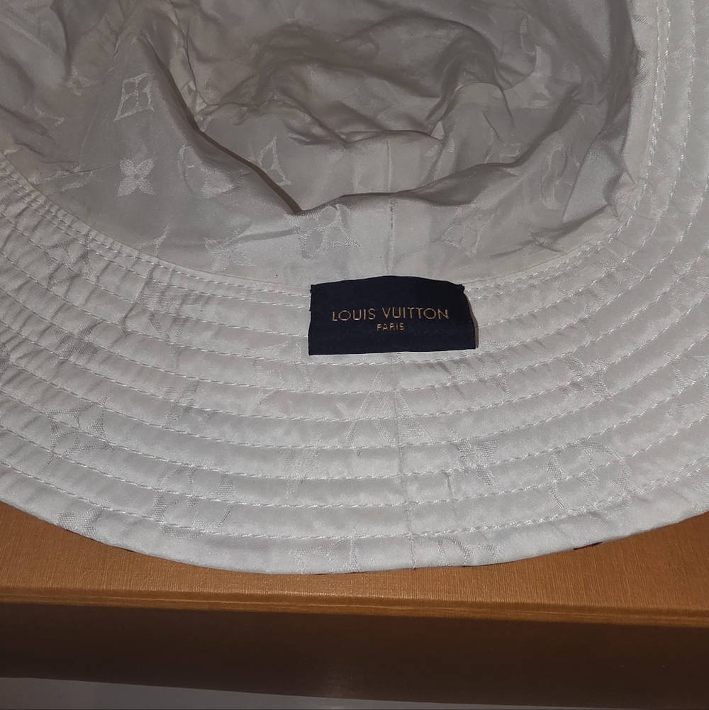 Louis Vuitton Lovely Gram Bob Bucket Hat Size Medium! - Picture 5 of 7